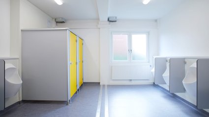 Modulbau - Schule Innenansicht Sanitäranlagen