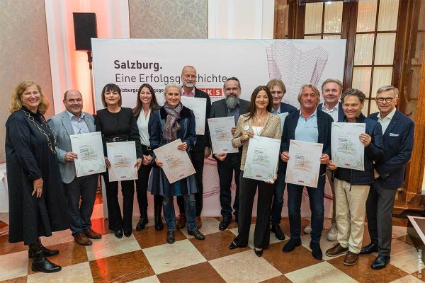Gruppenfoto der Firmenjubilare beim WKS Event "Salzburger Erfolgsgeschichten"